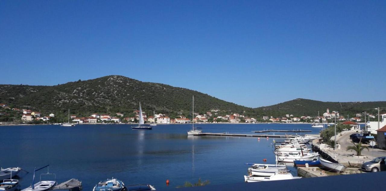 Apartamento Dux Solo Vinišće Exterior foto